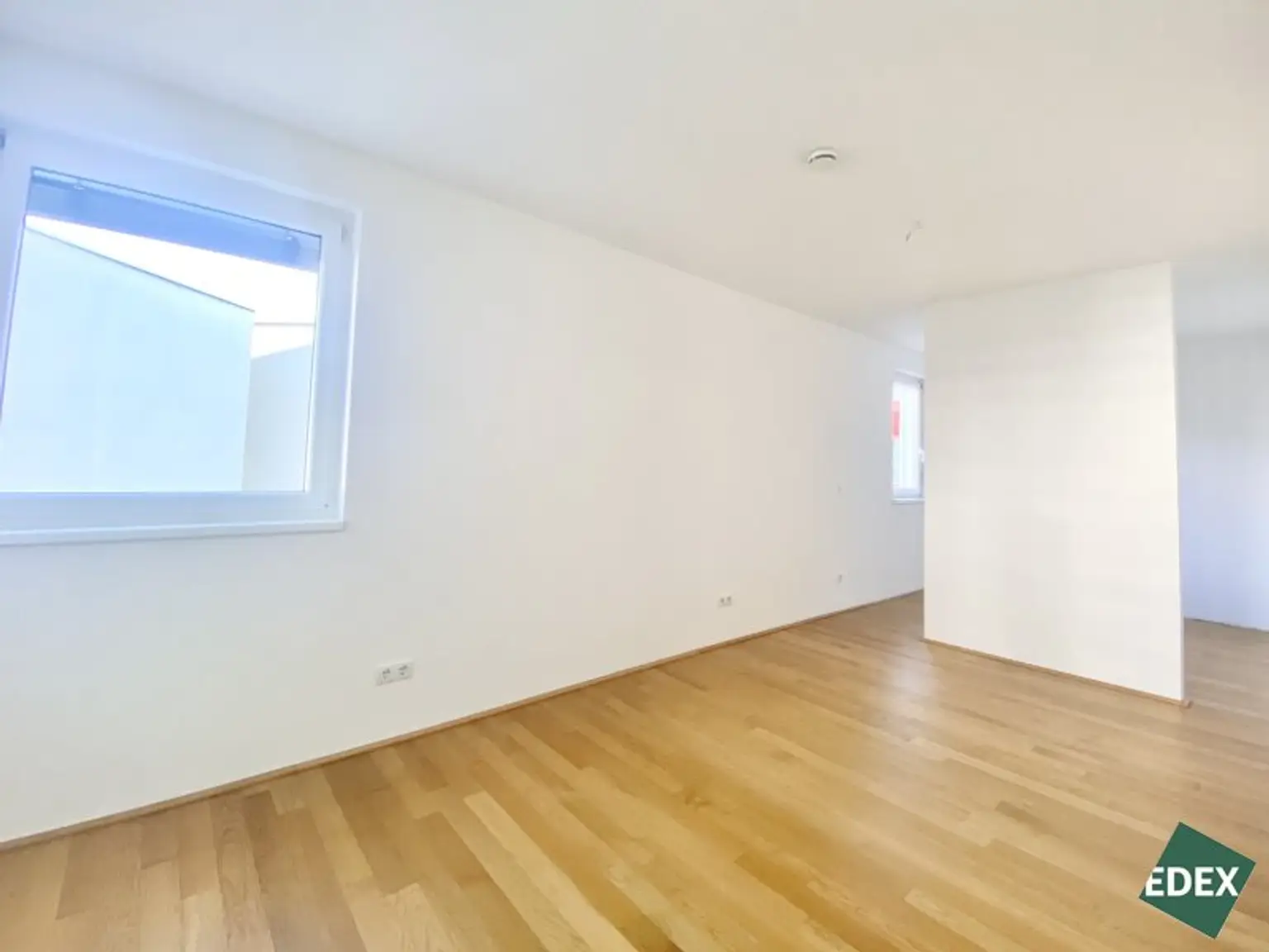 Großes 2-Zimmer-Apartment mit Loggia und Schrankraum beim Hauptbahnhof
