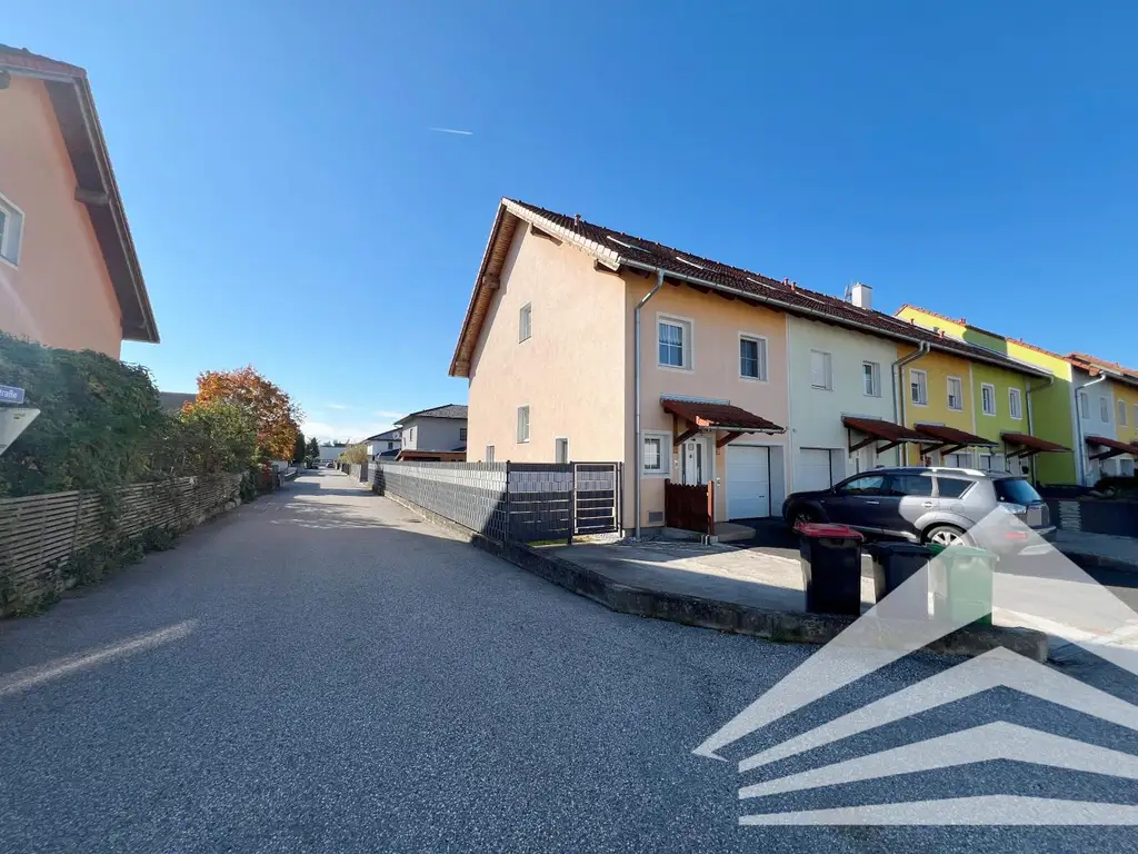 Großzügiges Eckreihenhaus mit Garten & Pool in toller Siedlungslage! 360° Rundgang online!