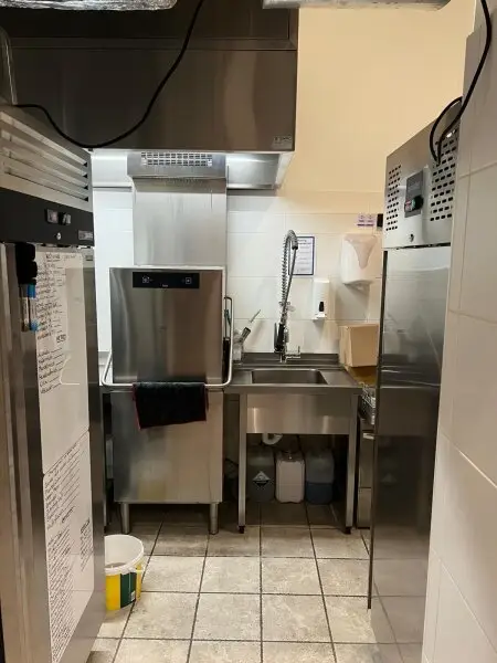 Voll ausgestattetes Gastroloka in Top-Lage beim AKH – sofort betriebsbereit!