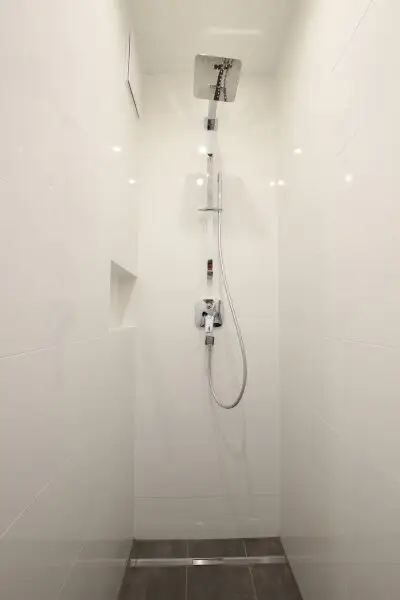 KÜHLUNG, EWE-KÜCHE, WALK-IN-DUSCHE, SCHÖNE TERRASSE, BAUJAHR 2021, GRÜNRUHELAGE KORNEUBURG ZENTRUM!!