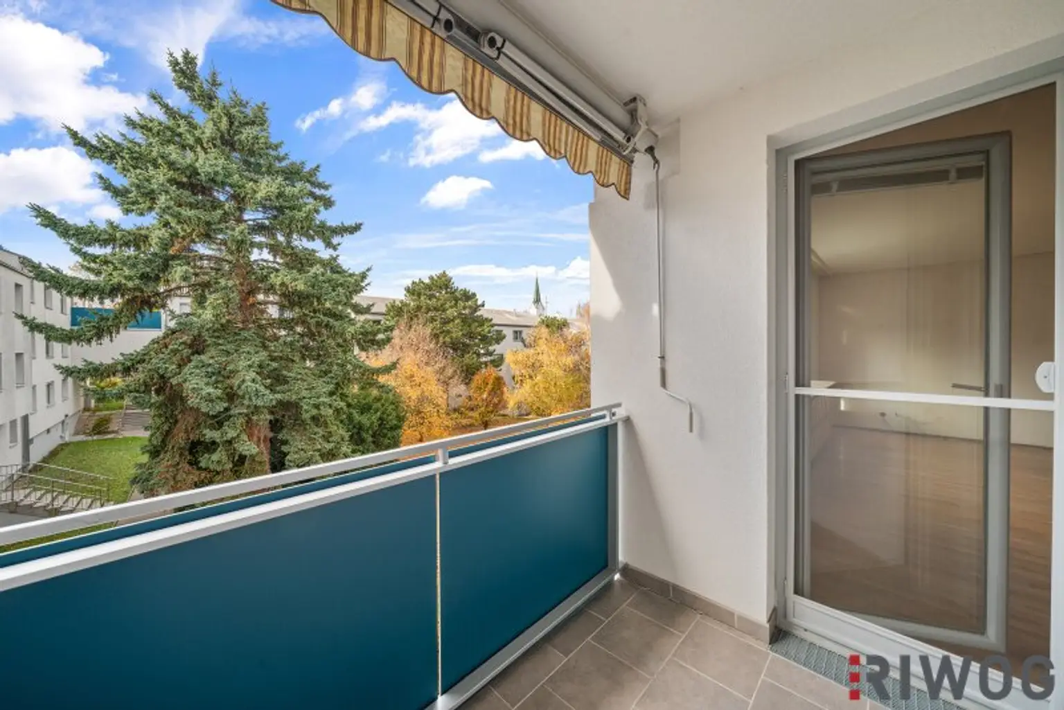 4 Zimmer - Loggia - Stellplatz - Top Infrastruktur- Ruhelage nahe dem Maurer Berg