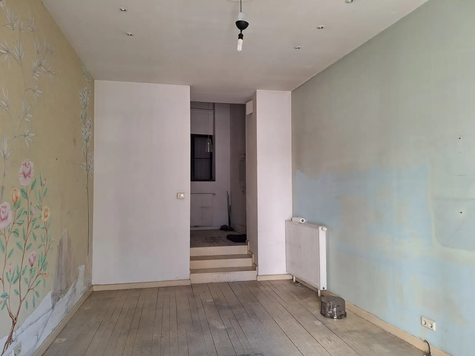 Kaiserstraße: Kleines Geschäft/Atelier nahe der Mariahilfer Straße - Charmantes Portal - Erstbezug - keine Gastronomie