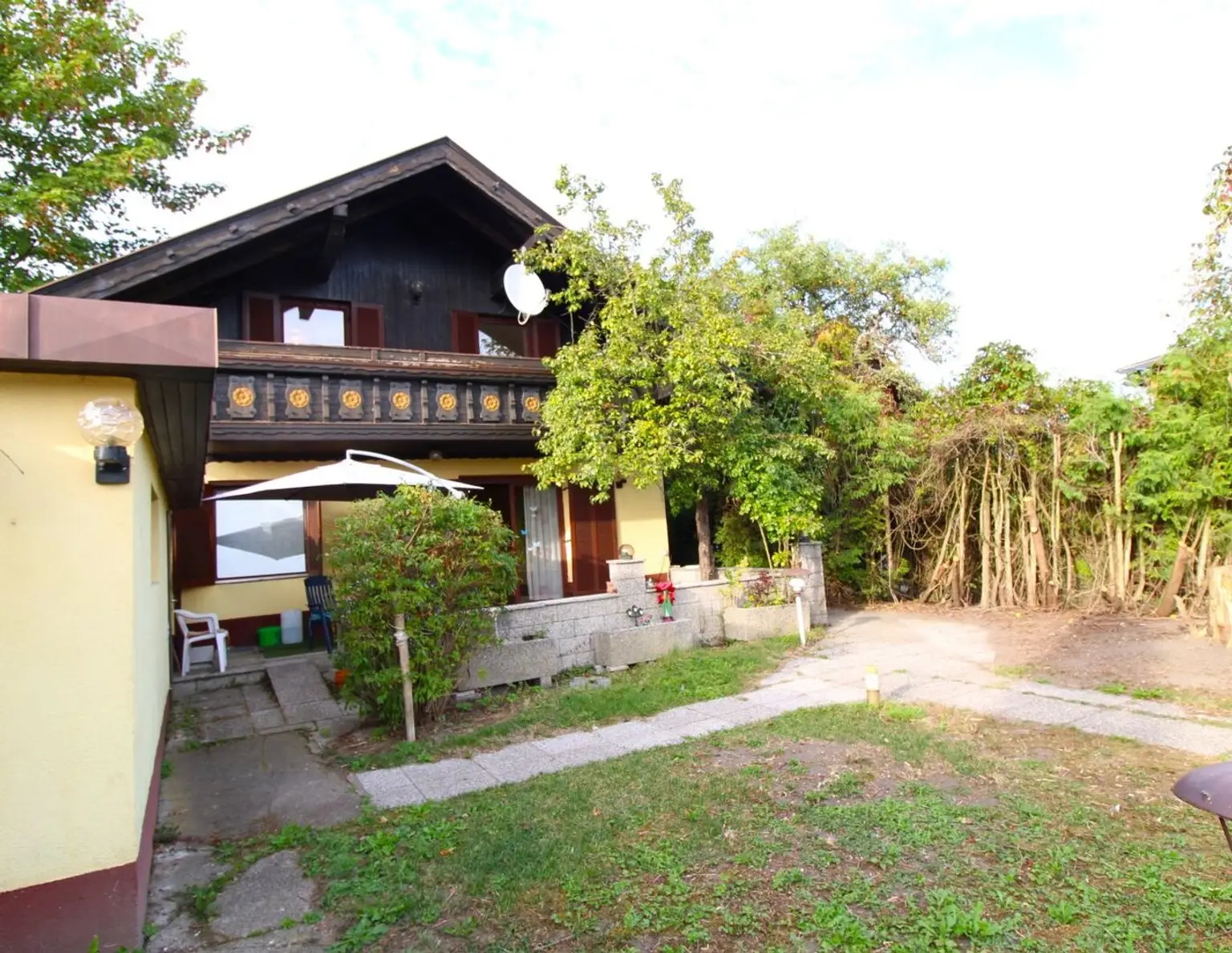 WAIDMANNSDORF - Baugrundstück mit altem Haus