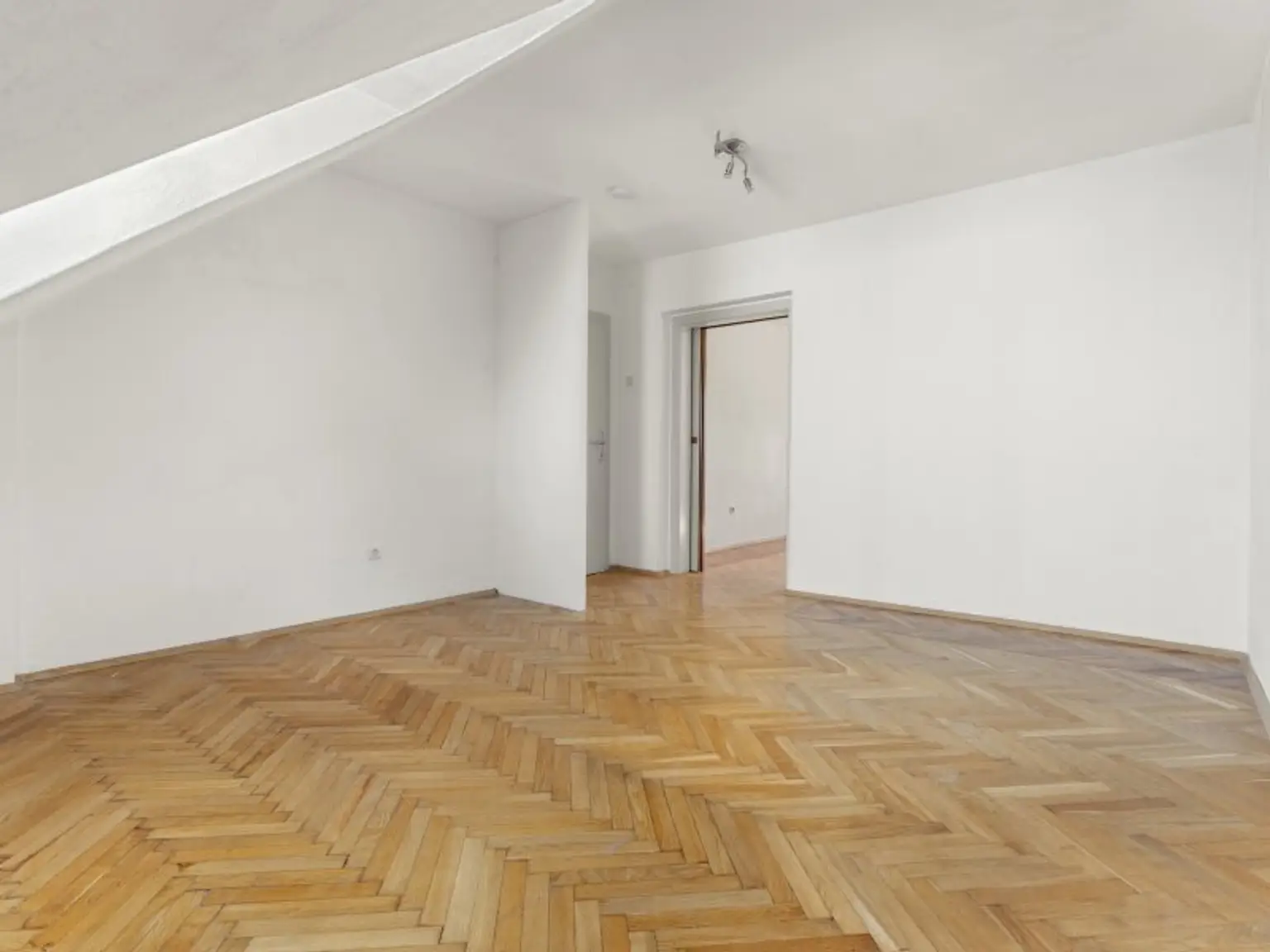 Nette 3 Zimmer Wohnung 68,14m²  in der Florian-Gröger-Straße - Nähe Messe und Stadtzentrum