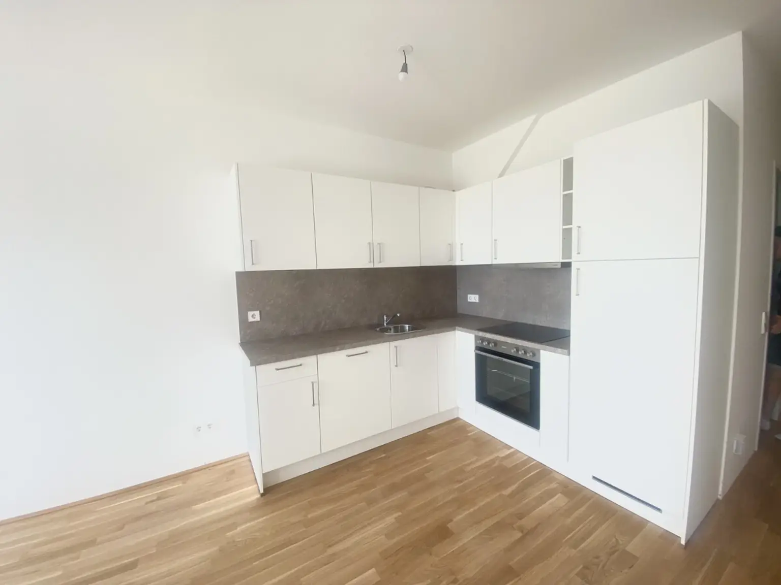 U3  ERSTBEZUG Top Anlage Dachwohnung 2 Zimmer + Terrasse =DAS LAURENZ= 1 bedroom apartment+terrace