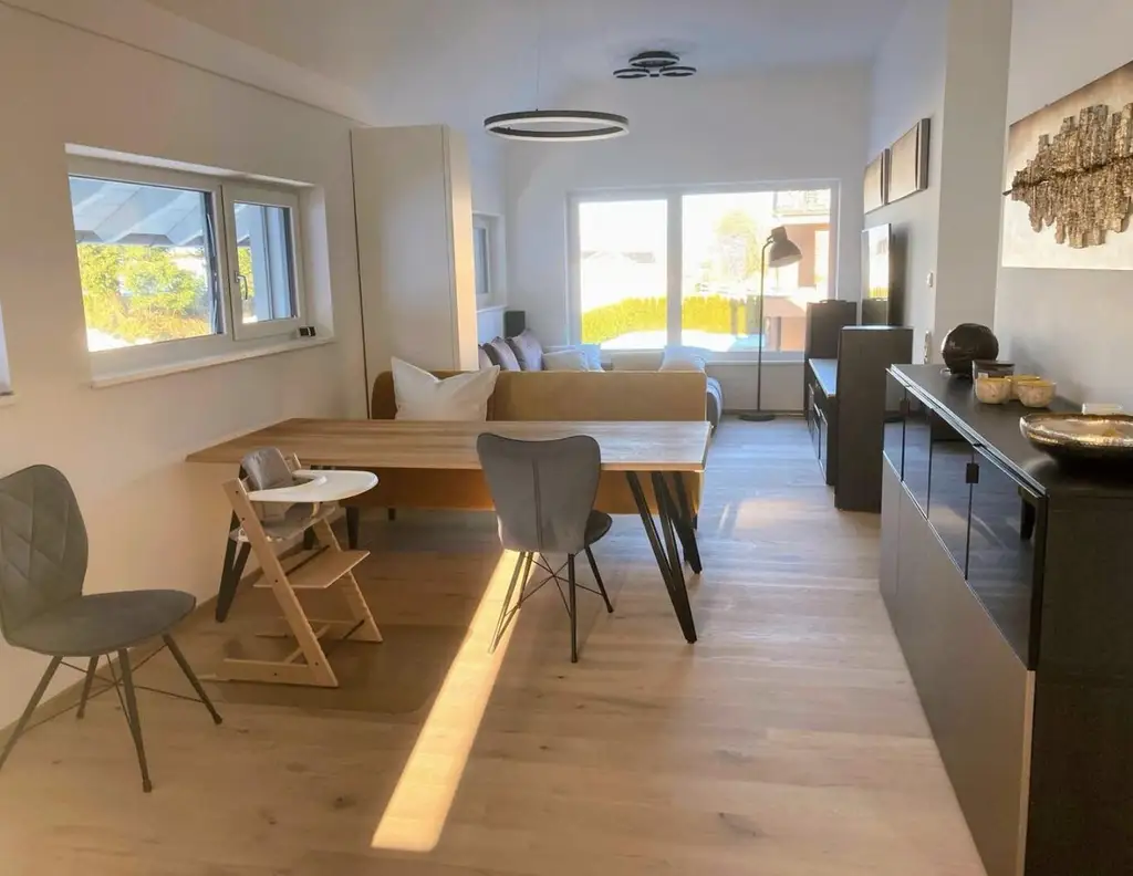 Neuwertige 3 Zimmer-Balkonwohnung in Faistenau