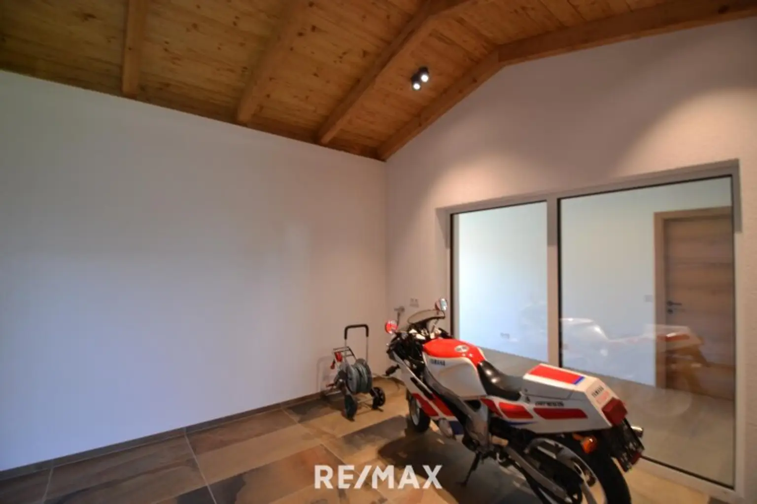 Stellplatz Motorrad EG