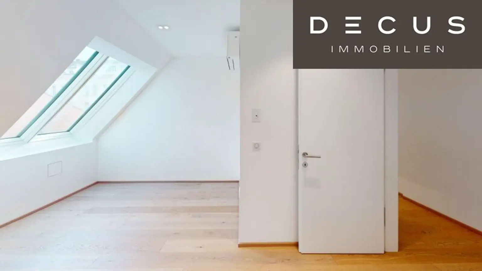RESIDIEREN AM STADTPARK | ELEGANTE DACHGESCHOSSWOHNUNG | RUHIGE HOFSEITIGE 12 m2 TERRASSE | 4 ZIMMER | 2 BÄDER