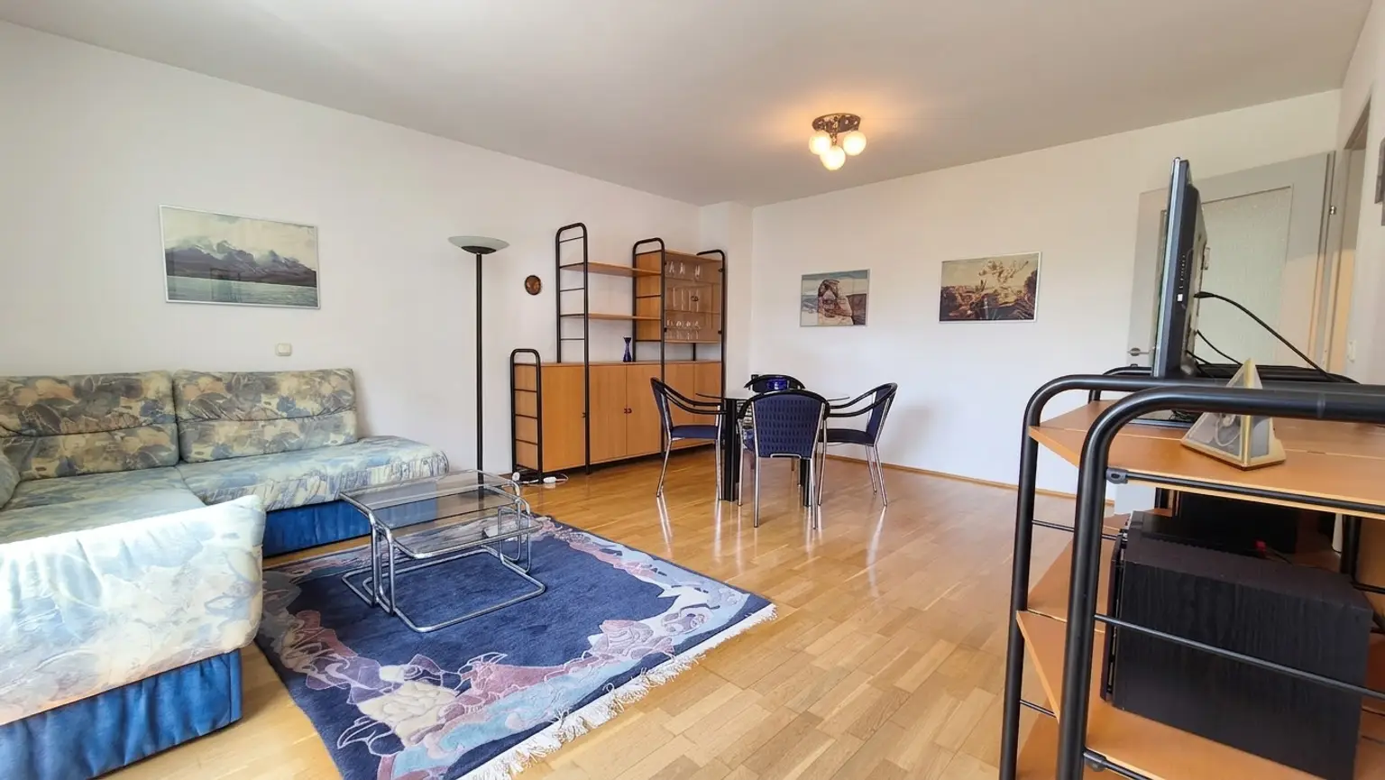 Wohnzimmer Bild 1