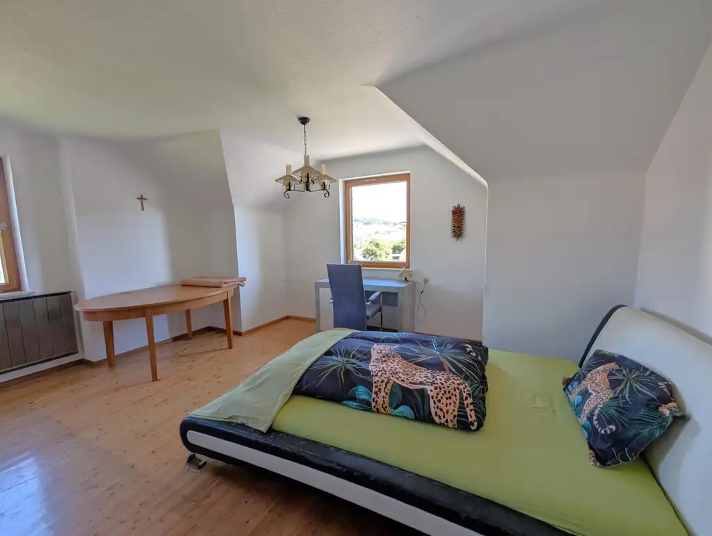 Großes Einfamilienhaus in zentraler Lage - Nur 25 Min. von Graz!
