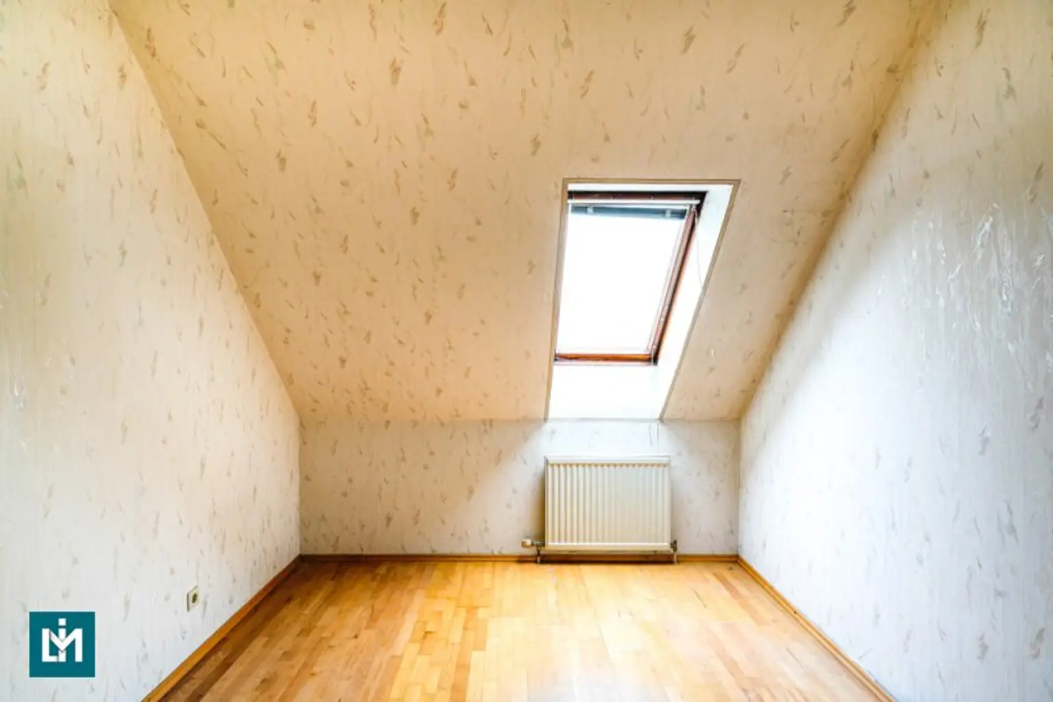 Schlafzimmer (W) OG.