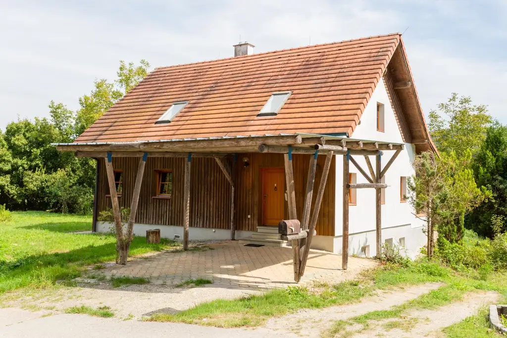 Blockhaus mit unverbaubarem Ausblick ins Kamptal