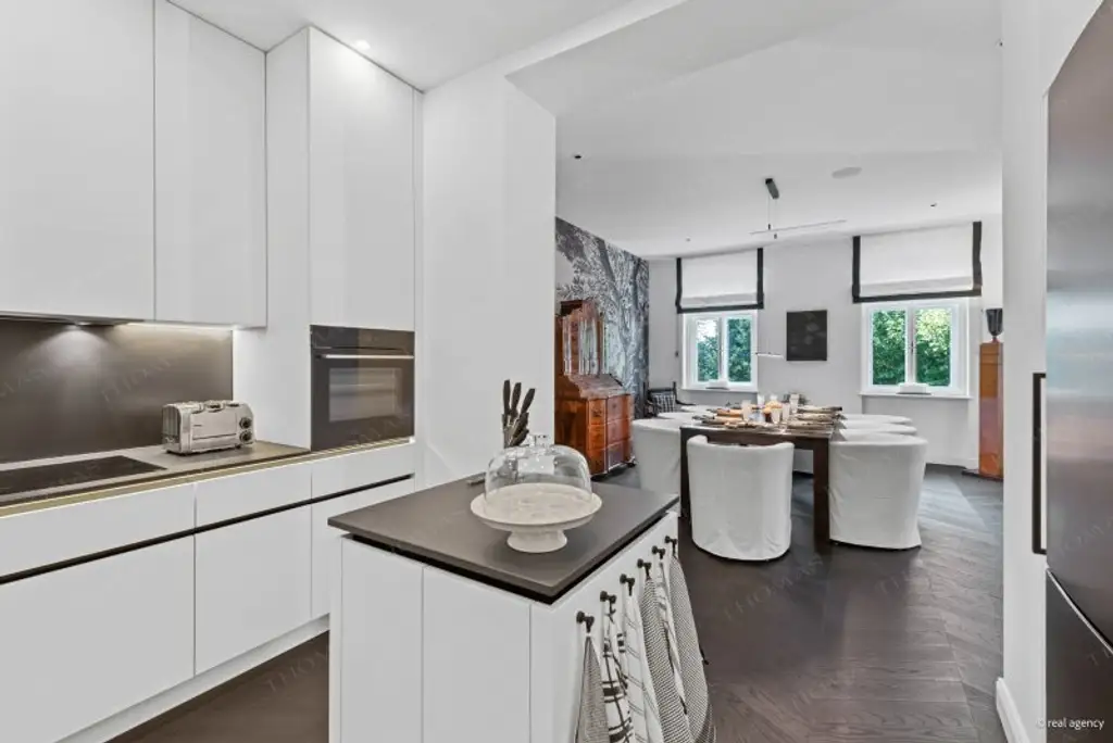 Luxuriöse, komplett möblierte Designerwohnung mit Balkon in Bestlage Döbling – barrierefrei & bezugsfertig