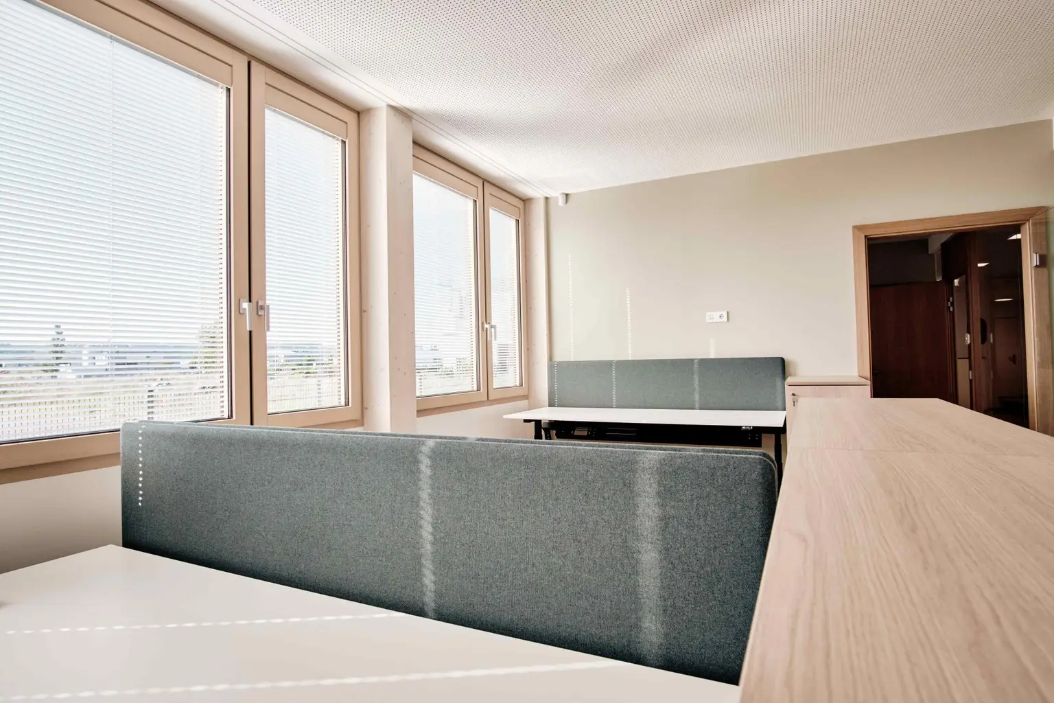 HI TECH BETRIEBSGEBÄUDE