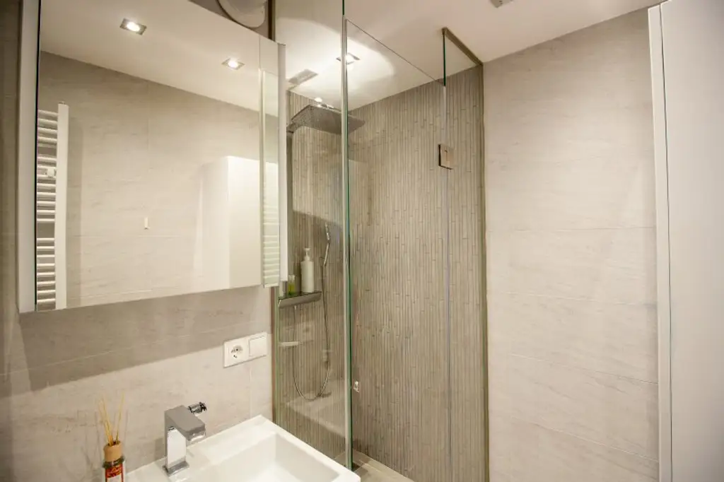 Modernes Maisonette-Juwel mit Terrasse im 3. Bezirk – Tischlerküche, 2 Bäder & Klimaanlage