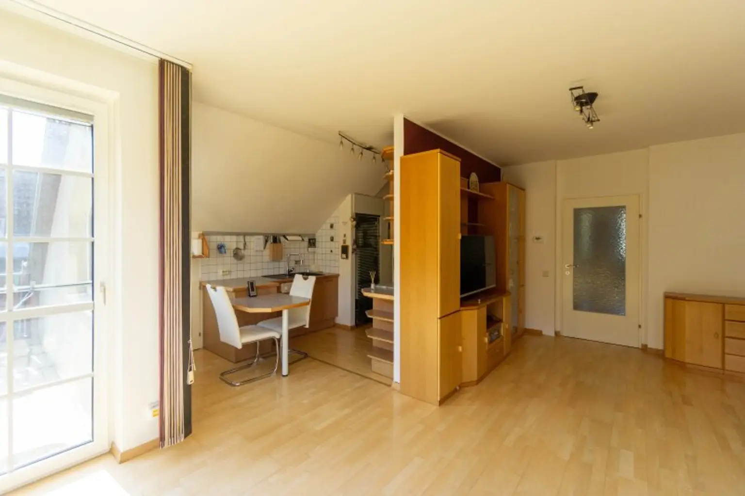 Wohnbereich mit Balkonausgang