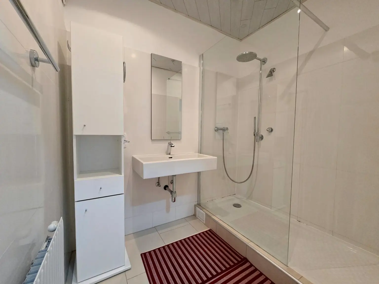 Bad mit Walk-in-Dusche