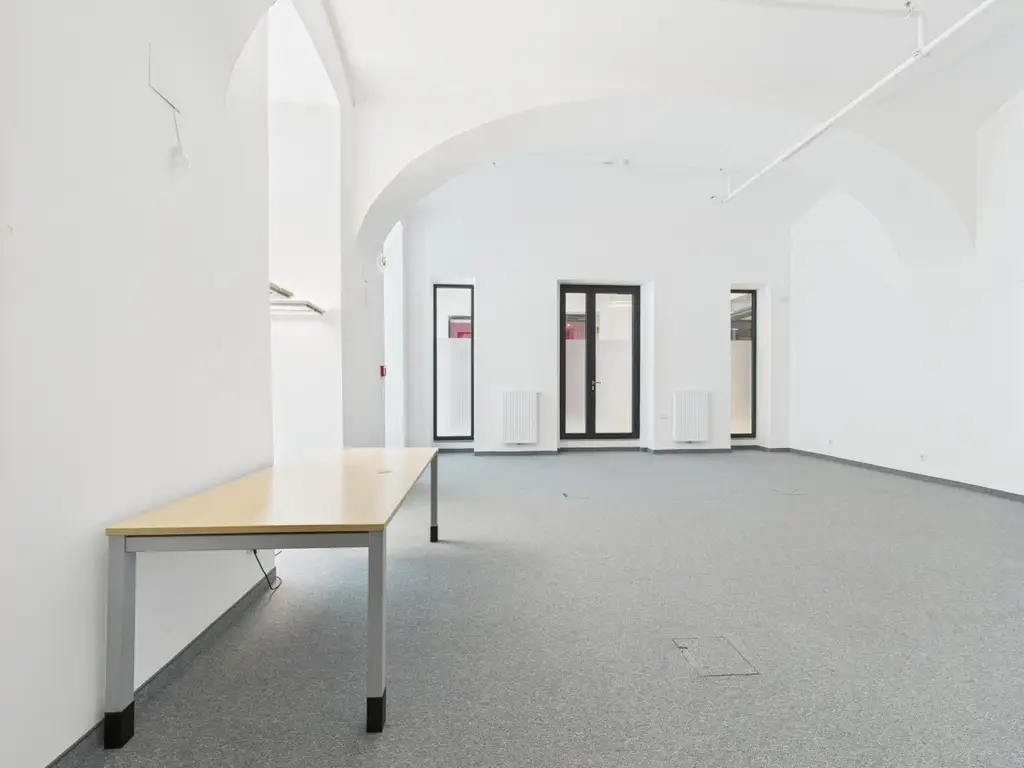 Geschäfts-/Galerie- Bürofläche mit ca. 74 m² in Toplage der Linzer Innenstadt