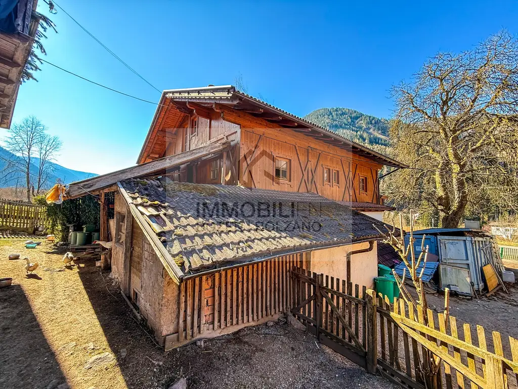 Bauernhof in sonniger Panoramalage – ein Juwel mit Potenzial
