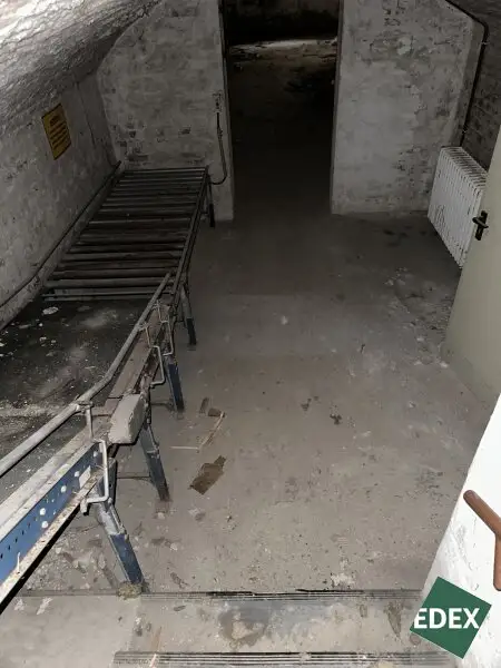 Großes Lager im 15. Wiener Gemeindebezirk