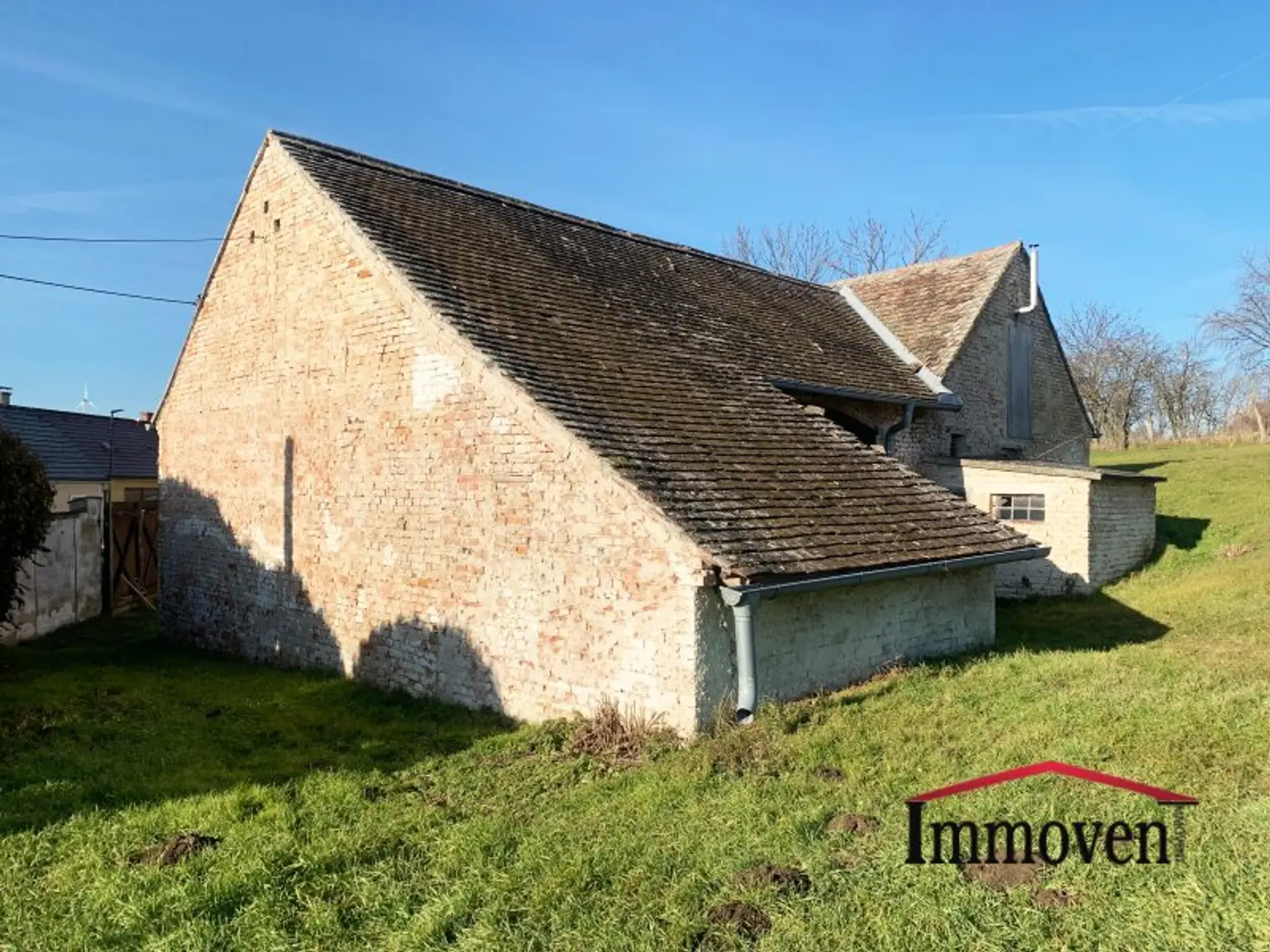 EINMALIGE GELEGENHEIT - Großes sonniges Grundstück und 2 große Ackerflächen!