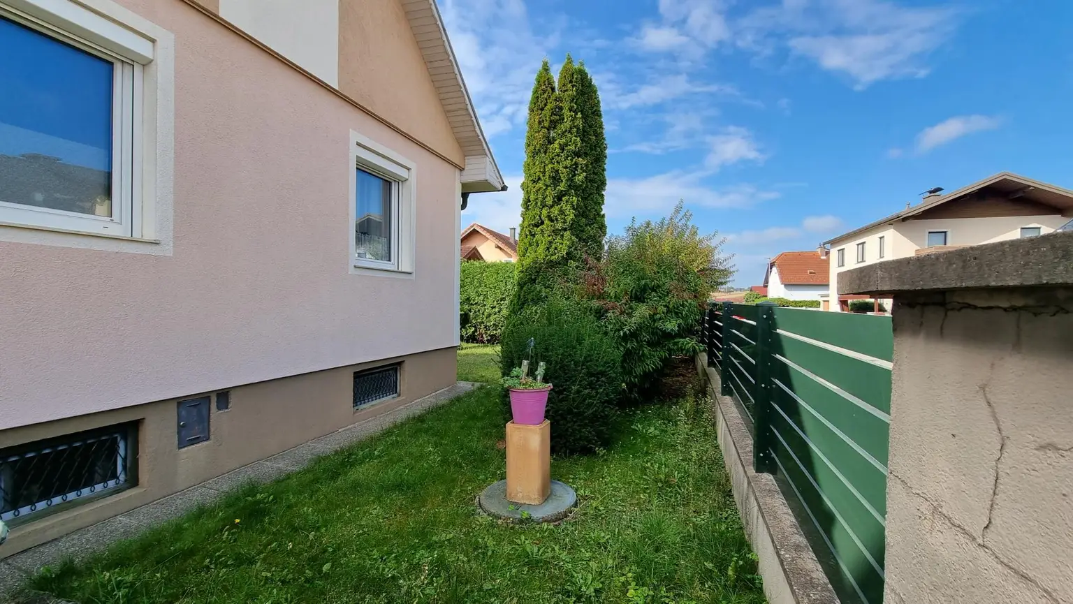 Gepflegtes Einfamilienhaus mit Pool und Garten in St. Georgen