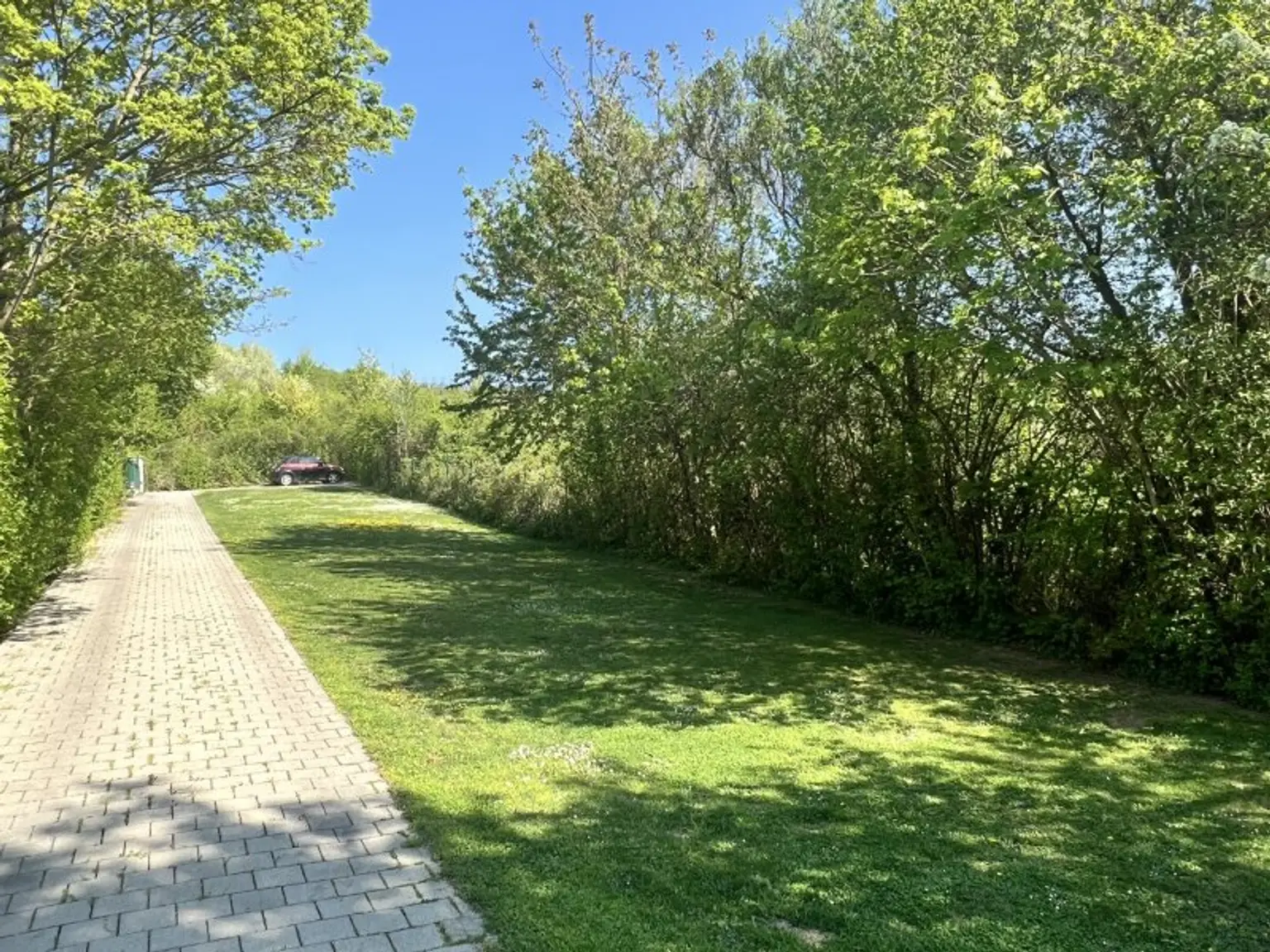 Moderne, zentrumsnahe Familienvilla mit großem Garten in gefragter Grünruhelage (!)