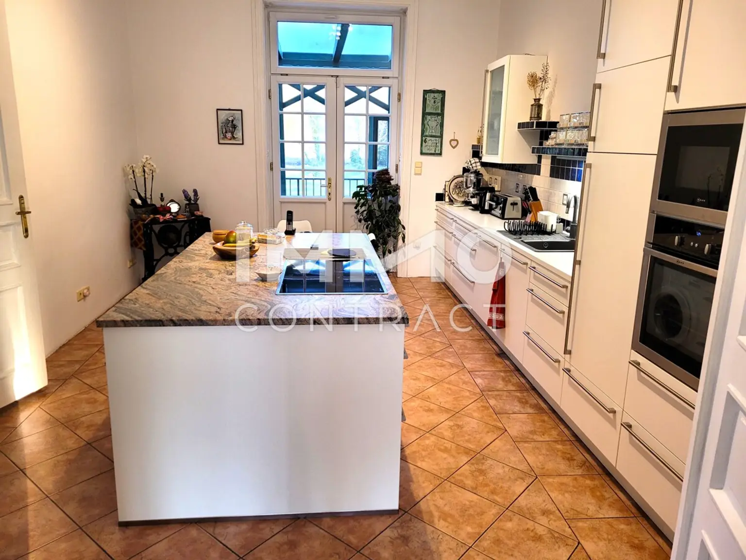 Französisches Jagd-Chalet – nur 30 Minuten von Wien: 2.480 m² Grundstück in unverbaubarer Ruhelage