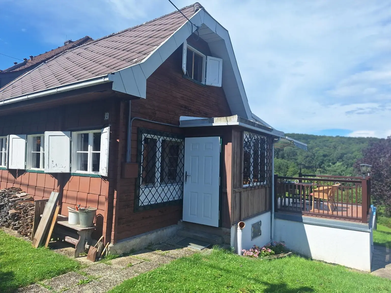Tolles Baugrundstück mit Fernblick und Sommerhaus