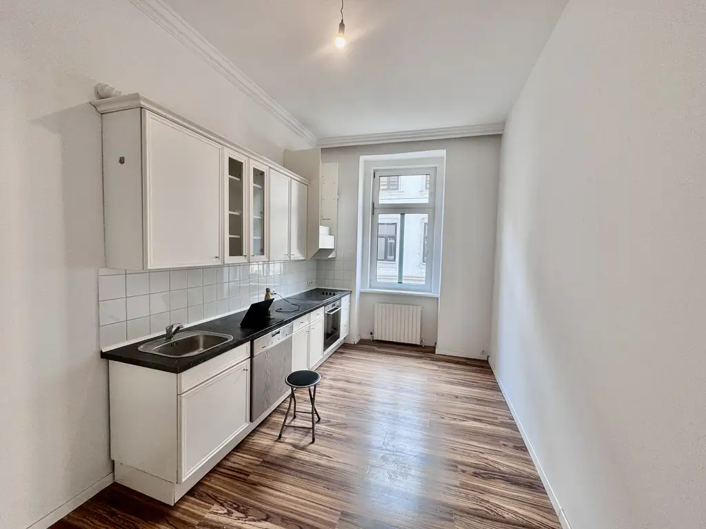 ALTBAUWOHNUNG NÄHE MARIAHILFER STRAßE - CHARMANTE;HELLE ALTBAUWOHNUNG - IDEAL FÜR WG ODER FAMILIE!