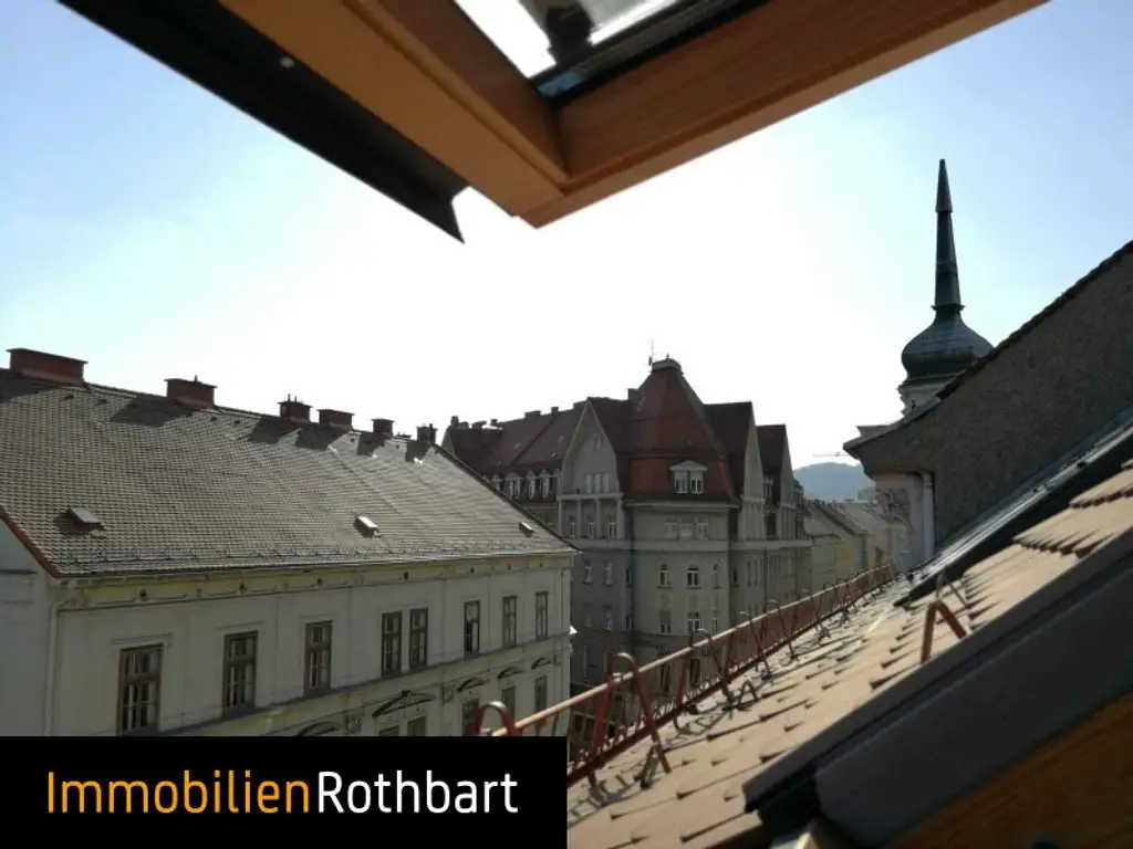 Dachgeschoßwohnung mit Galerie in bester Lage