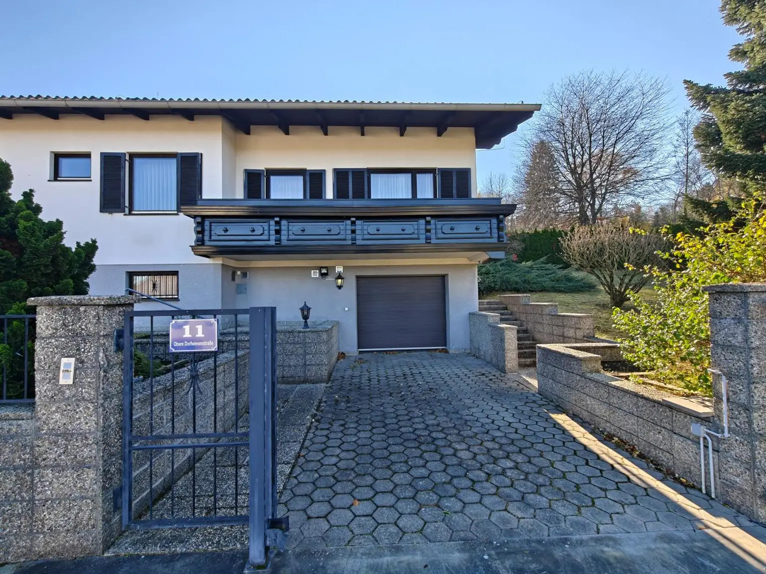 ca. 160m² NFL | Einfamilienhaus im Grünen | große Garage & Keller | Renovierungsbedarf