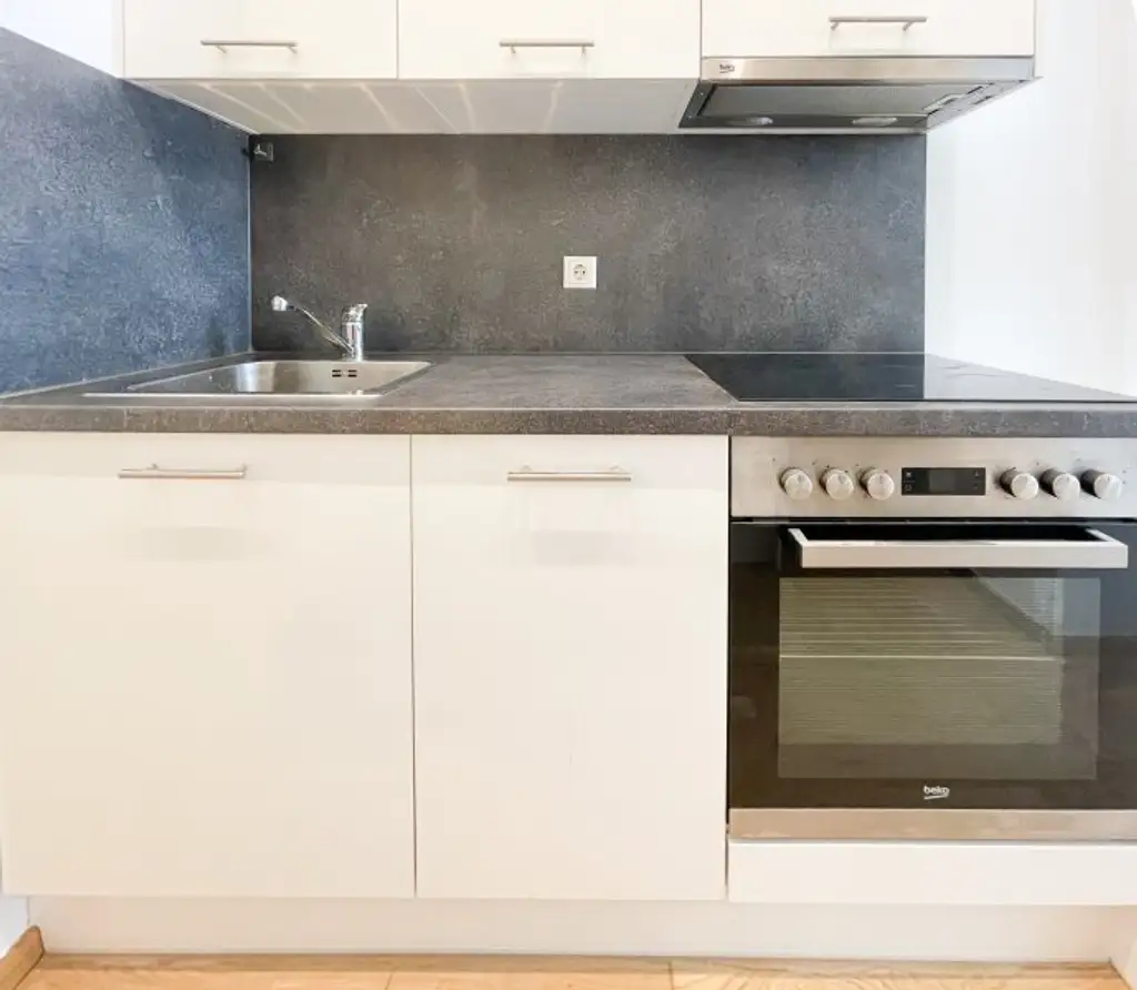 U3 "Hütteldorfer Straße": schön sanierte 2-Zimmerwohnung inkl. neuer Küche