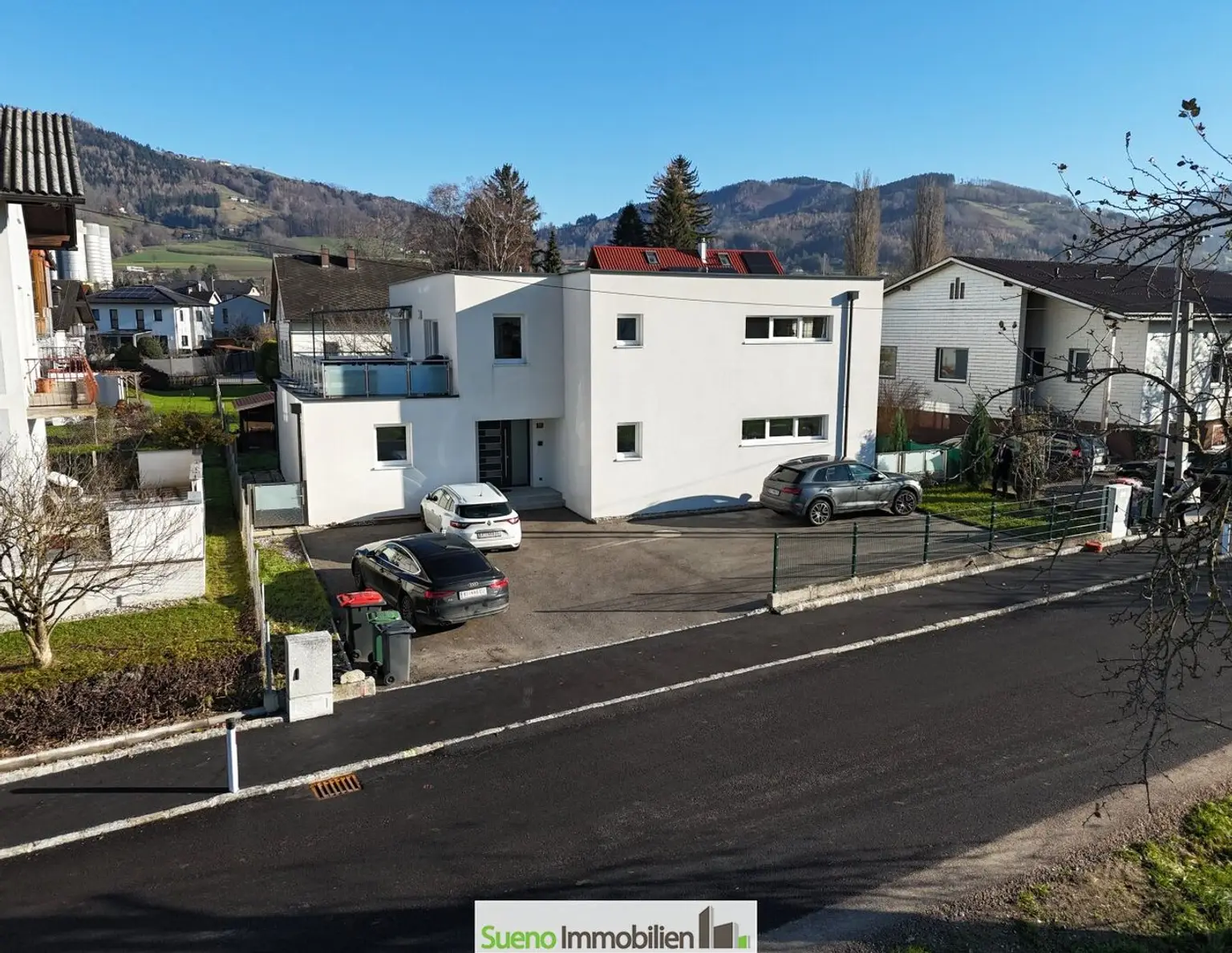 Modernes Haus mit 2 getrennten WohnEinheiten in Kirchdorf-Zentrum