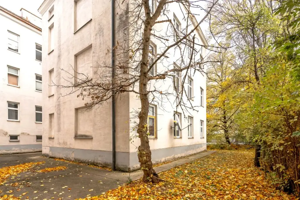 ++Fasangarten++ Altbautraum zum Selbstgestalten – 2-Zimmer-Wohnung mit Entwicklungspotenzial