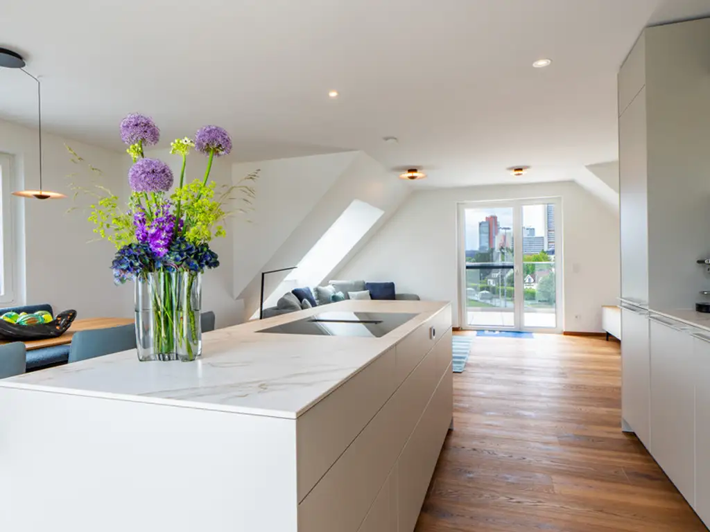 Wohnen deluxe. Prachtvolle 2-stöckige Dachgeschosswohnung mit 167 m² in absoluter Bestlage an der Alten Donau