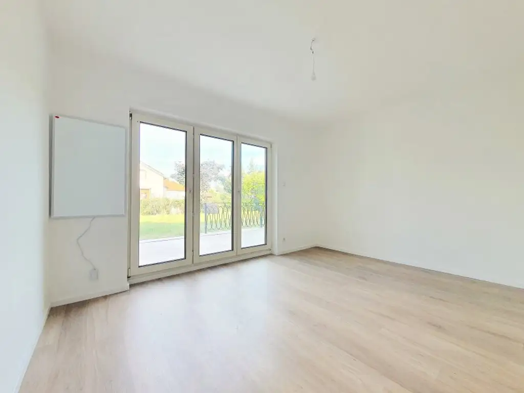 ++TOP++ Seltene Gelegenheit!  Charmantes Einfamilienhaus auf 898 m2 Grundstück - großer Garten!  Sehr ruhig und ZENTRAL gelegen mit eigene Garage!  TOP Anlage +++