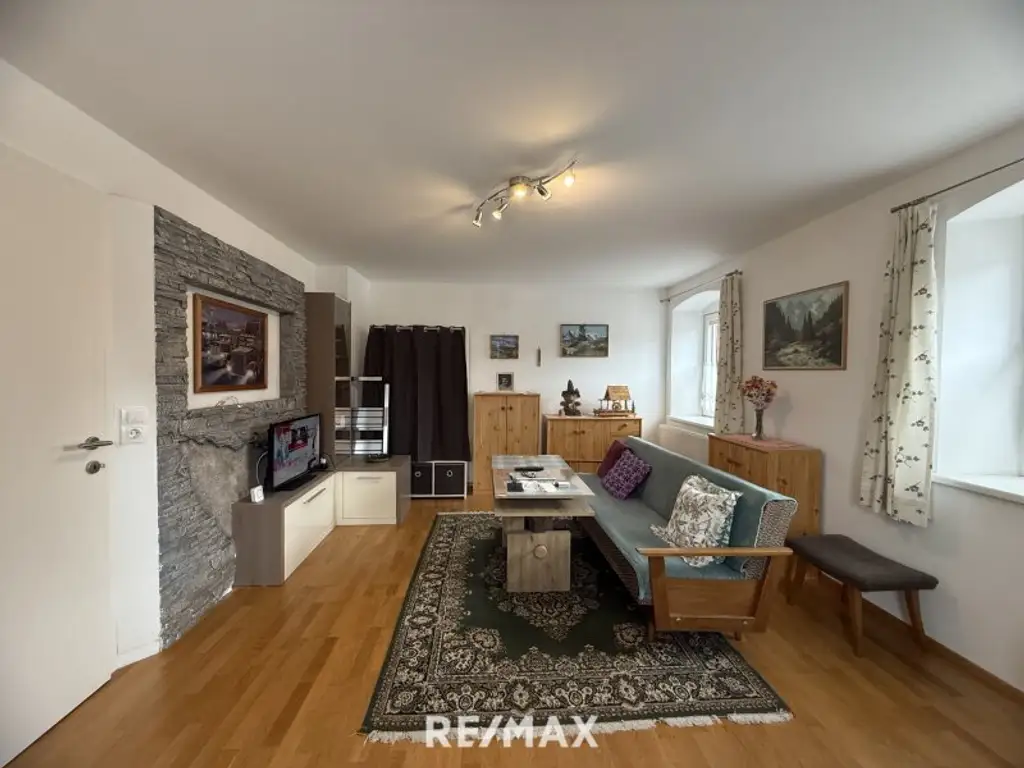 *** Top kernsaniertes 439m² Zinshaus mit Nebengebäude in Kindberg – 4 Einheiten incl. Carports, voll vermietet, starke Renditechance! ***