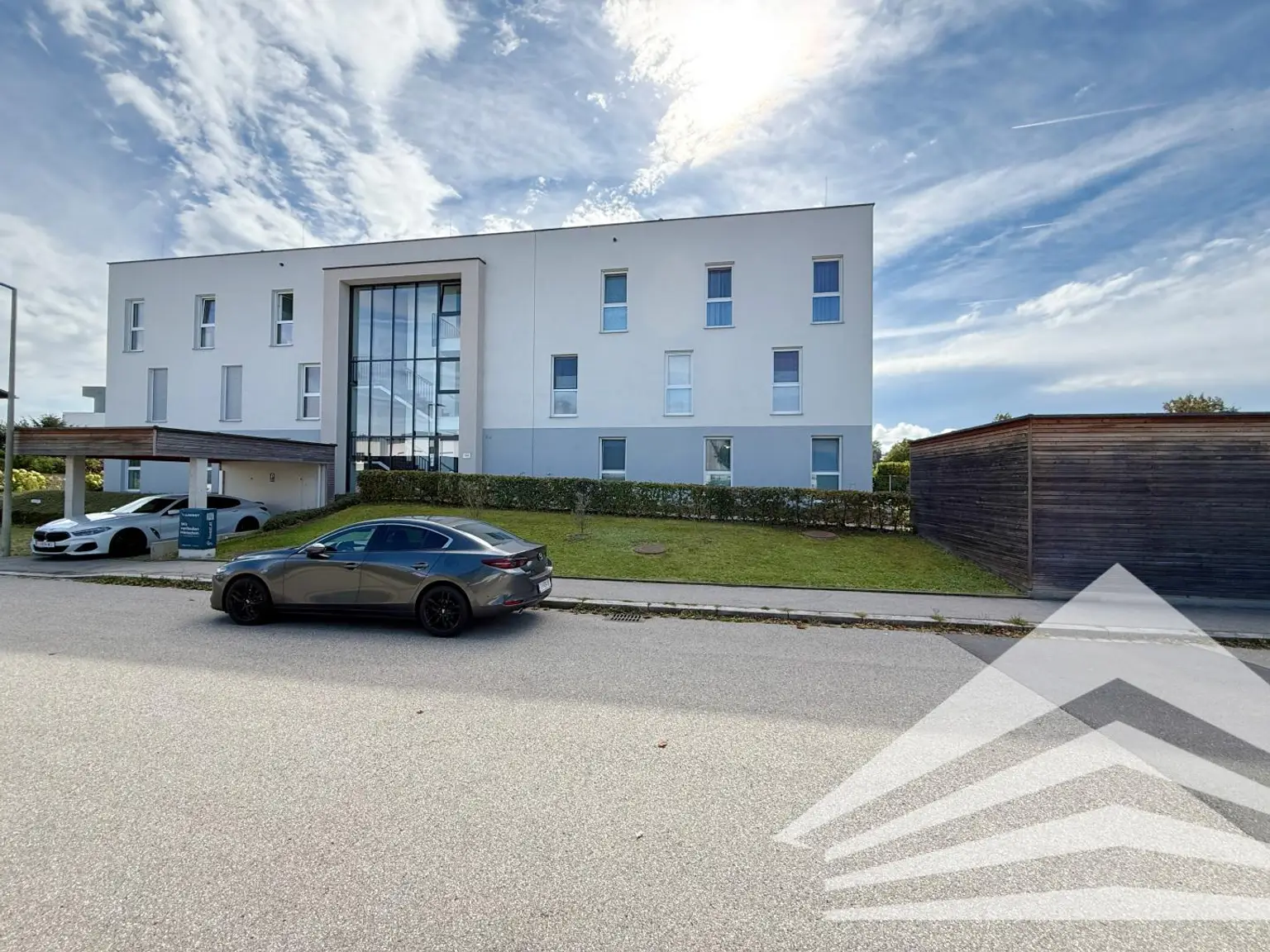 Moderne 3 Zimmerwohnung mit 177 m² Eigengarten in Linz/Pichling!