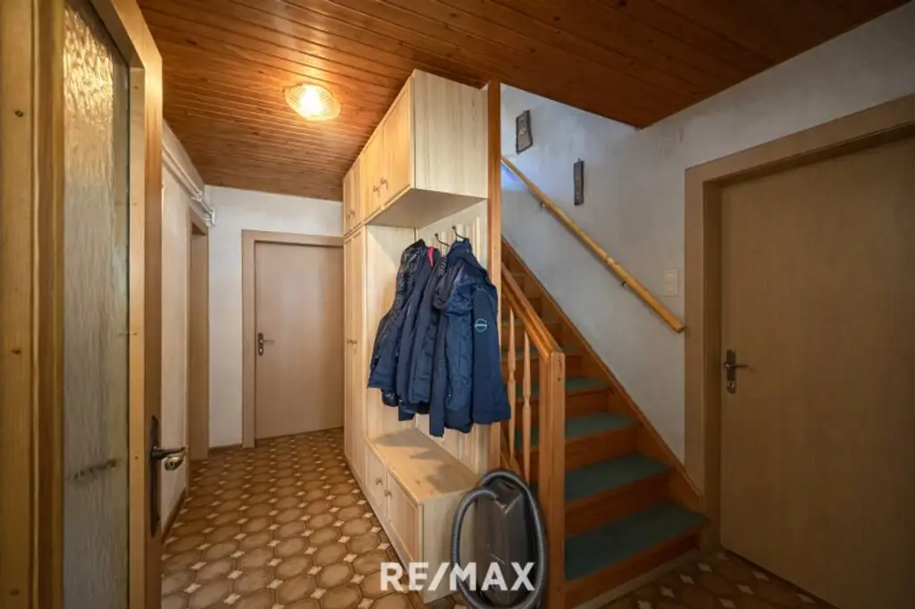 *** Charmantes teilsaniertes Landanwesen mit 10.978 m² Grund – Ruhe, Natur und vielseitige Nutzungsmöglichkeiten nur wenige Minuten zum grünen See ***