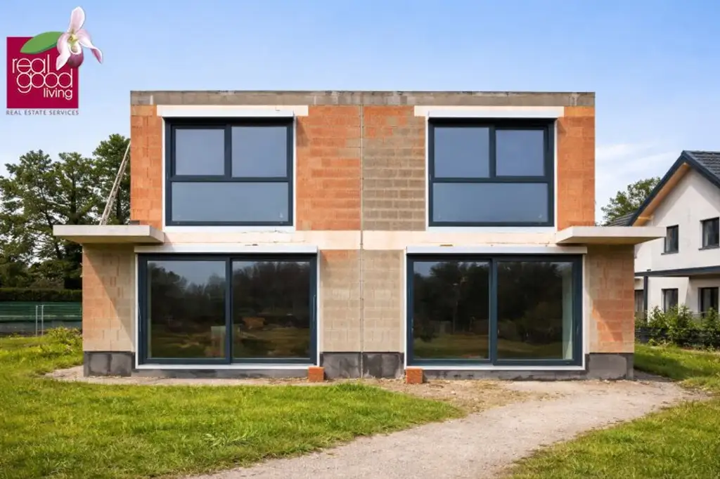 Moderne Doppelhaushälfte mit Garten in exklusiver Wohnlage – nahe Mödling