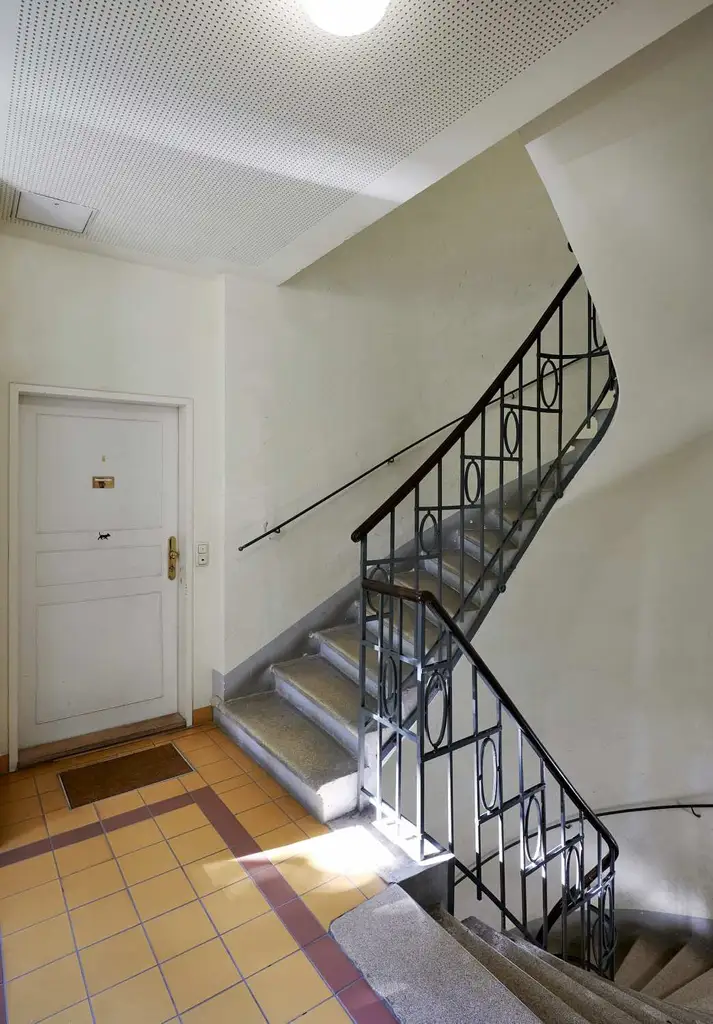 Klassisches Wiener Zinshaus mit ausgebautem Dachgeschoß in der Millergasse