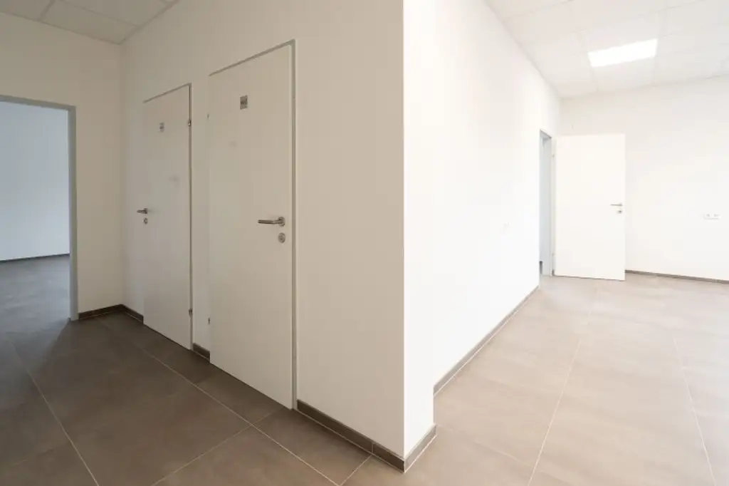 Gewerbeobjekt TOP 1 mit Werkstatt und Büros in Buchkirchen zu kaufen!