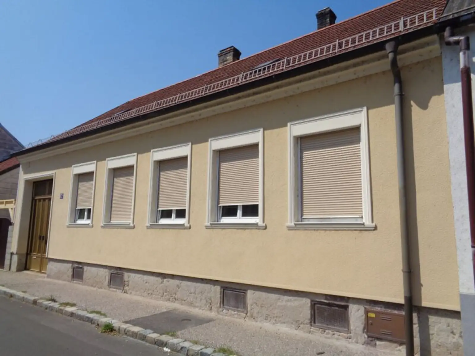 Dürnkrut: S-Bahnverbindung: solides Wohnhaus zum Sofortbezug
