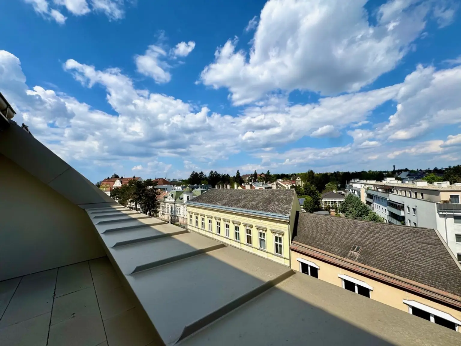 P | ++ NEU ++ FAMILIENWOHNUNG mit Galerie und FANTASTISCHER TERRASSE | Prima Service Immobilien