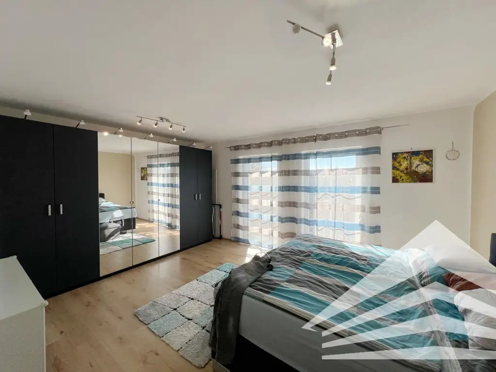 Großzügiges Eckreihenhaus mit Garten & Pool in toller Siedlungslage! 360° Rundgang online!