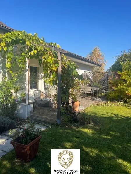 Charmantes Einfamilienhaus mit zwei Gärten und Panoramablick in Aldrans