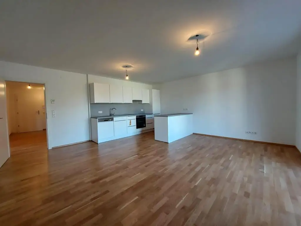 WOHNEN AM SCHLOSSBERG - GROSSZÜGIGE BALKONWOHNUNG IN ZENTRALER RUHELAGE