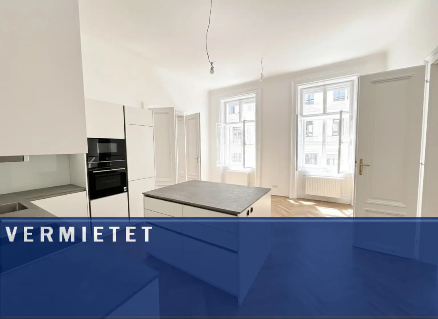 UNBEFRISTET und ERSTBEZUG: Prachtvolle, ruhige und klimatisierte Altbauwohnung in fantastischer Lage / FIRST OCCUPANCY: Quiet, air-conditioned flat in a historic building in a fantastic location