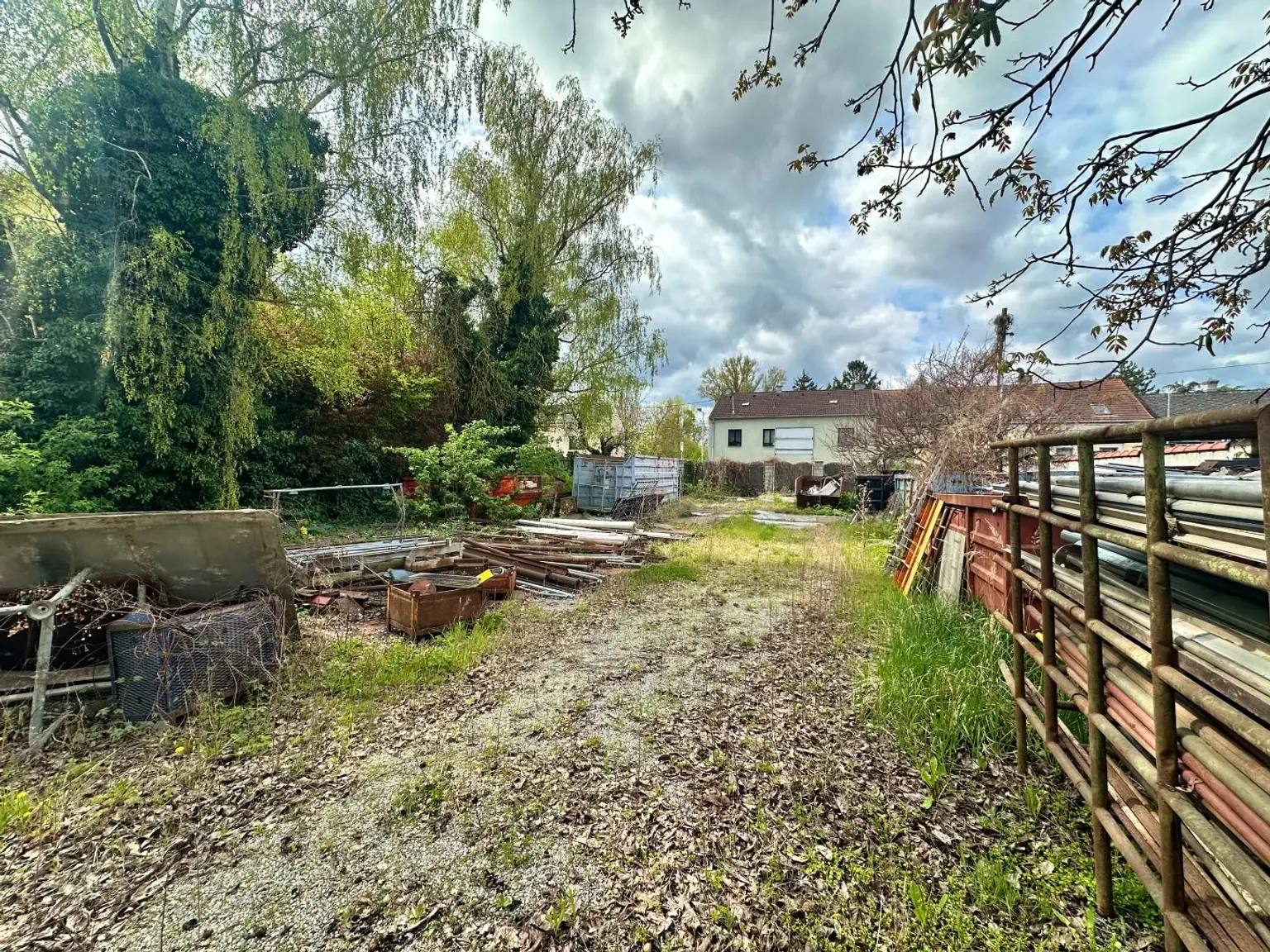 Grundstück - wird noch geräumt